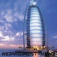 Красивая башня в форме паруса в Бахрейне