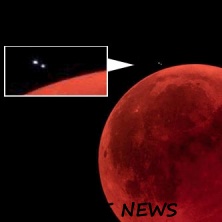 Возле диска Красной Луны были замечены  подвижные яркие белые точки