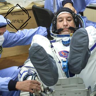 Астронавт Лука Пармитано показывает нам, как он тренируемся в космосе